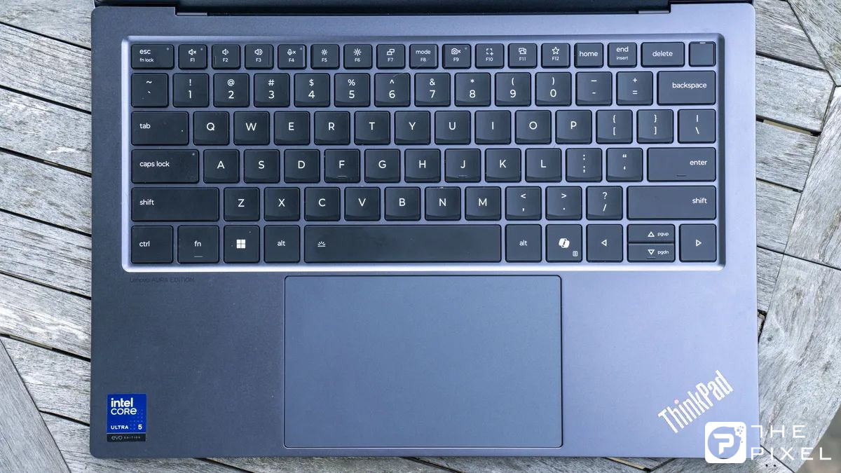 Đánh giá Lenovo ThinkPad X9 14 Aura Edition với bàn phím rộng và touchpad lớn, trải nghiệm gõ thoải mái.
